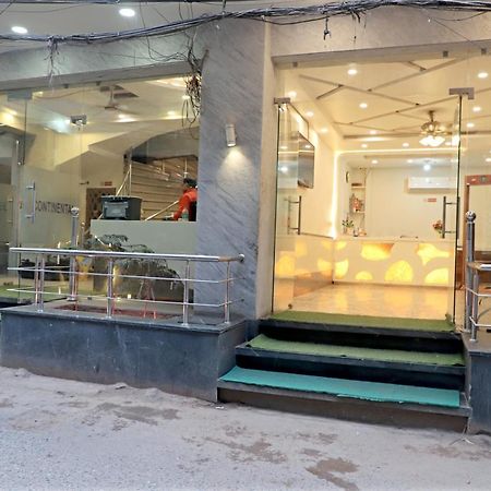 Hotel Klick International At "5 Min Walking " From New Delhi Railway Station Kültér fotó