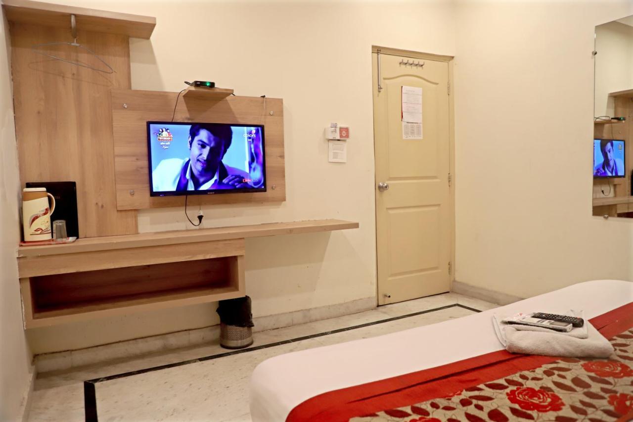 Hotel Klick International At "5 Min Walking " From New Delhi Railway Station Kültér fotó