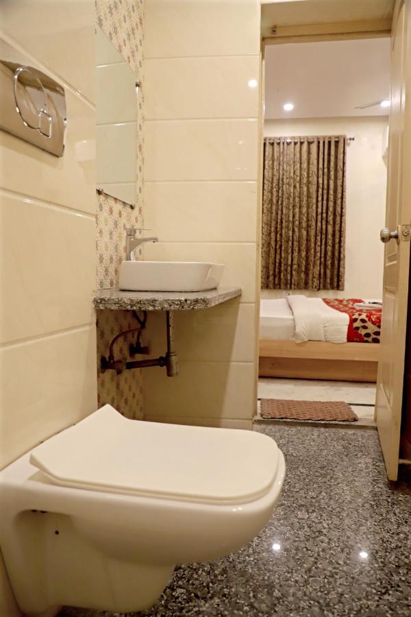 Hotel Klick International At "5 Min Walking " From New Delhi Railway Station Kültér fotó