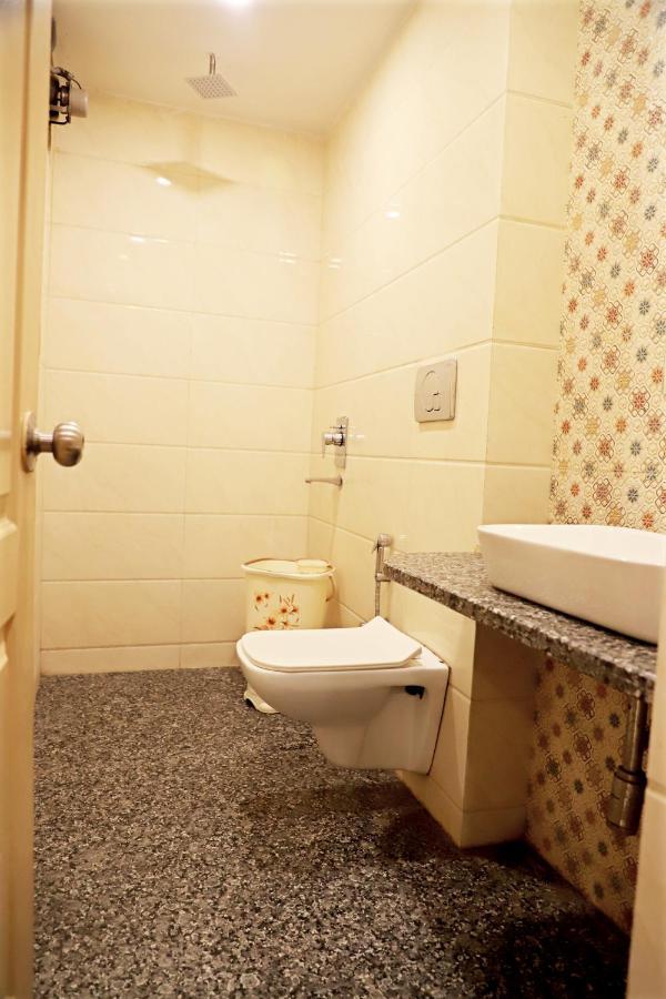 Hotel Klick International At "5 Min Walking " From New Delhi Railway Station Kültér fotó